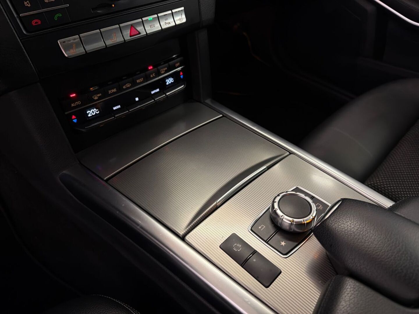MERCEDES-BENZ E 26