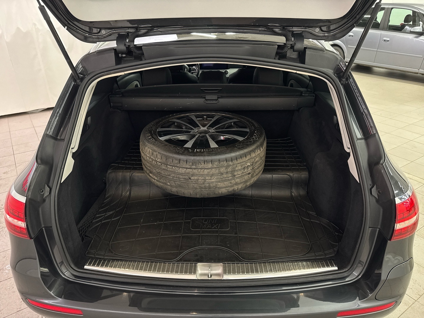 MERCEDES-BENZ E 2021