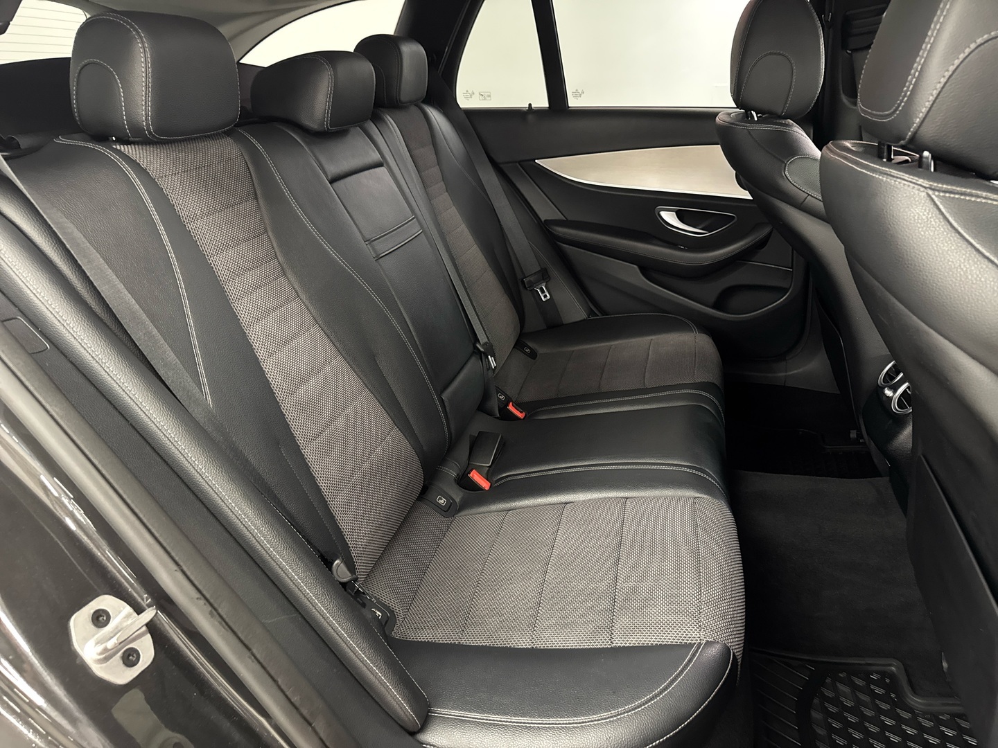 MERCEDES-BENZ E 2021