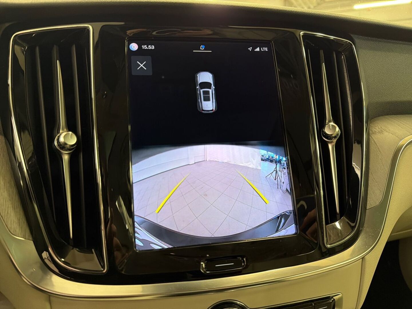 VOLVO V60 2023