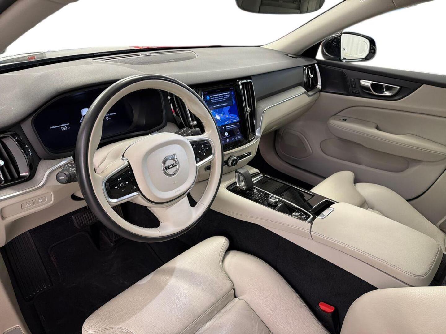 VOLVO V60 2023