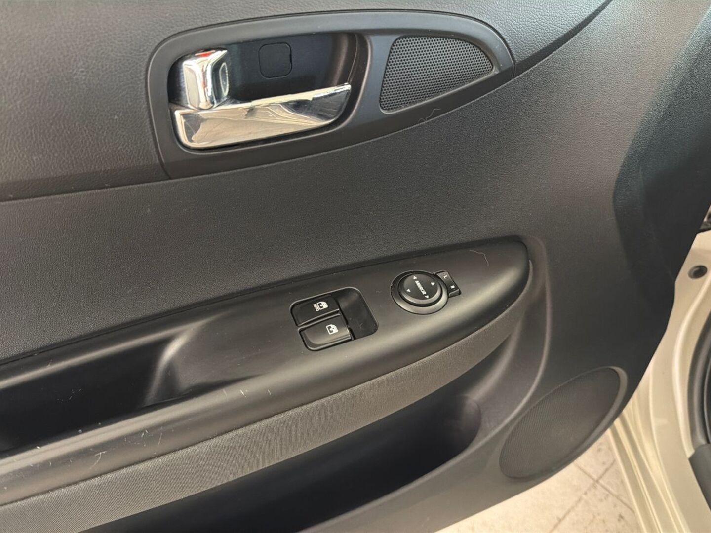 HYUNDAI i20 28