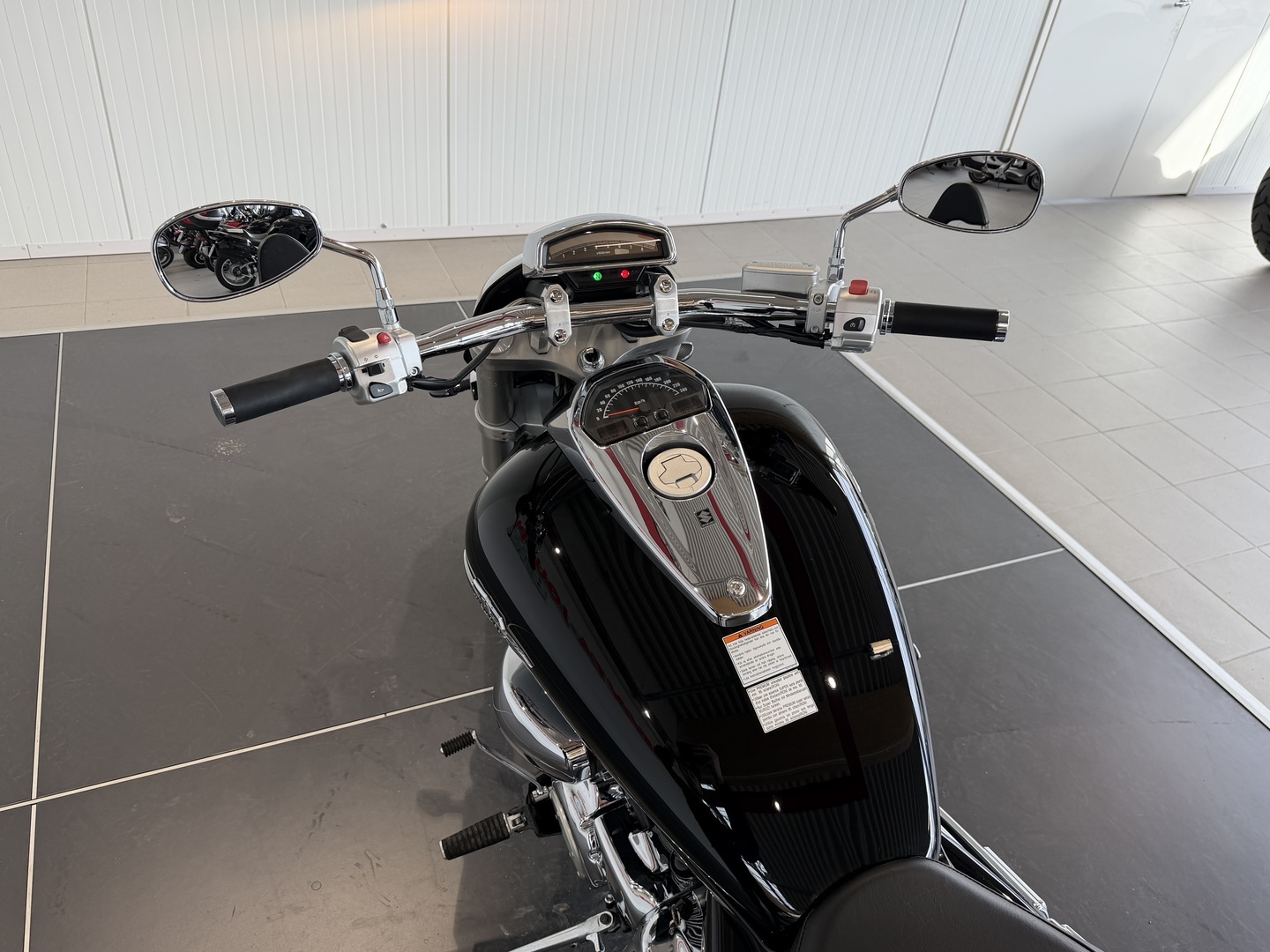 SUZUKI INTRUDER 2008