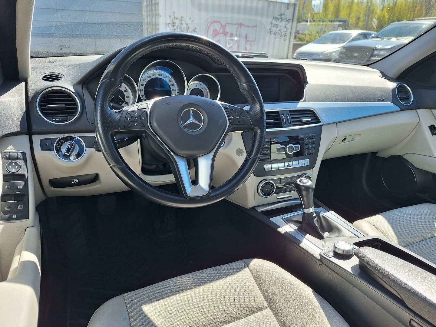 MERCEDES-BENZ C 2011