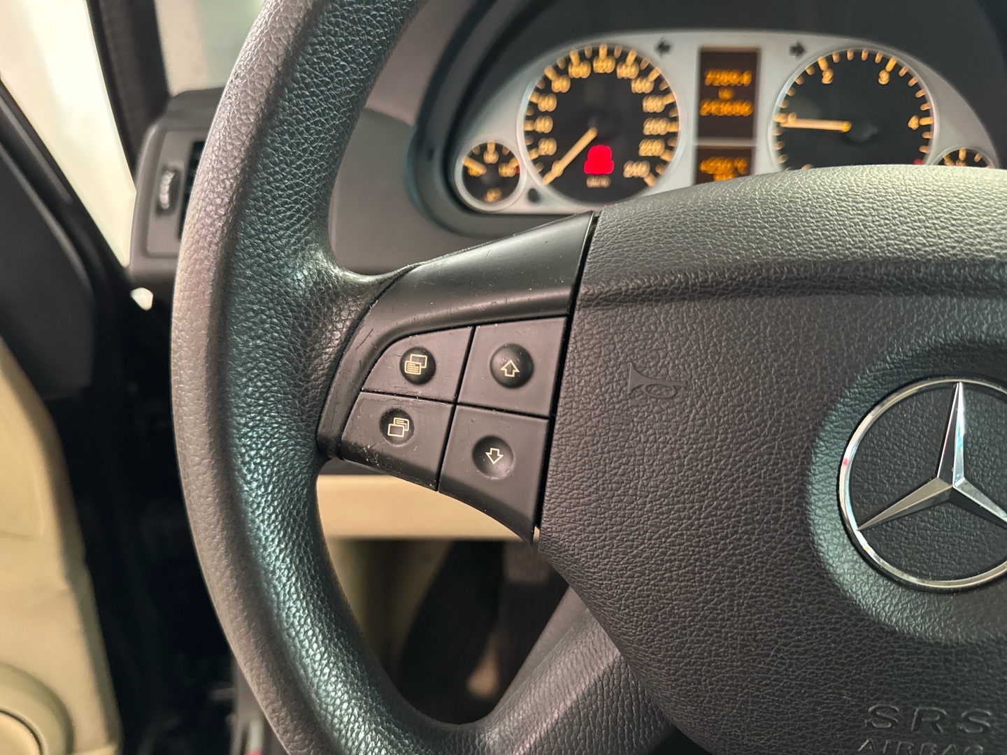 MERCEDES-BENZ B 2010