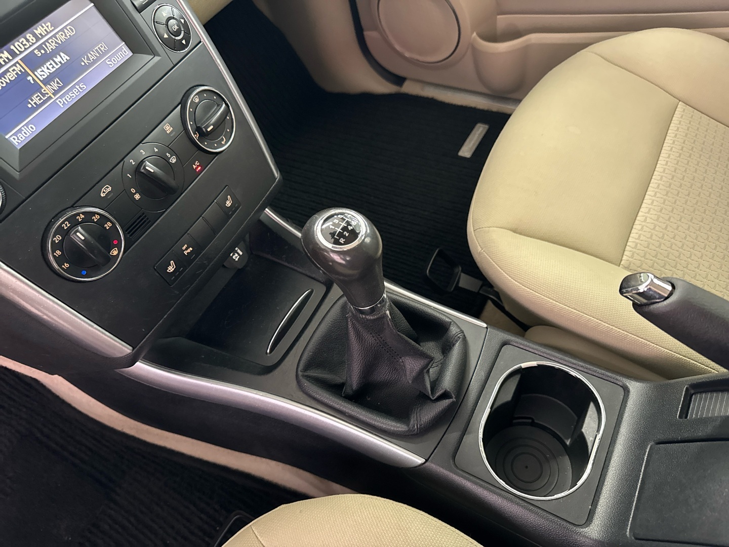 MERCEDES-BENZ B 2010