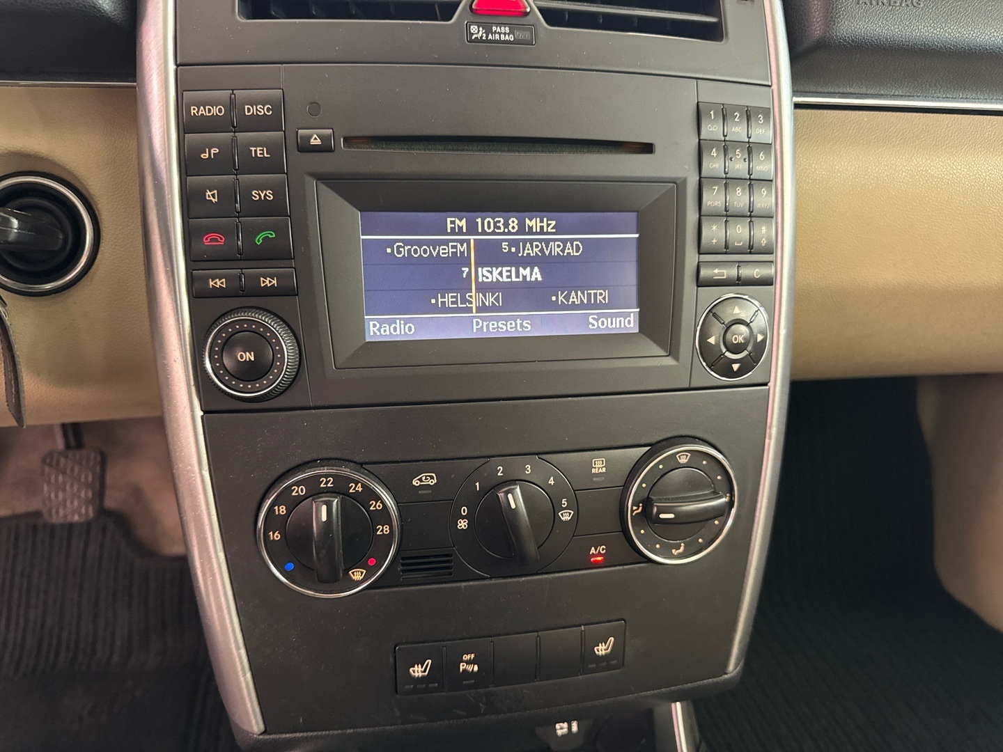 MERCEDES-BENZ B 2010