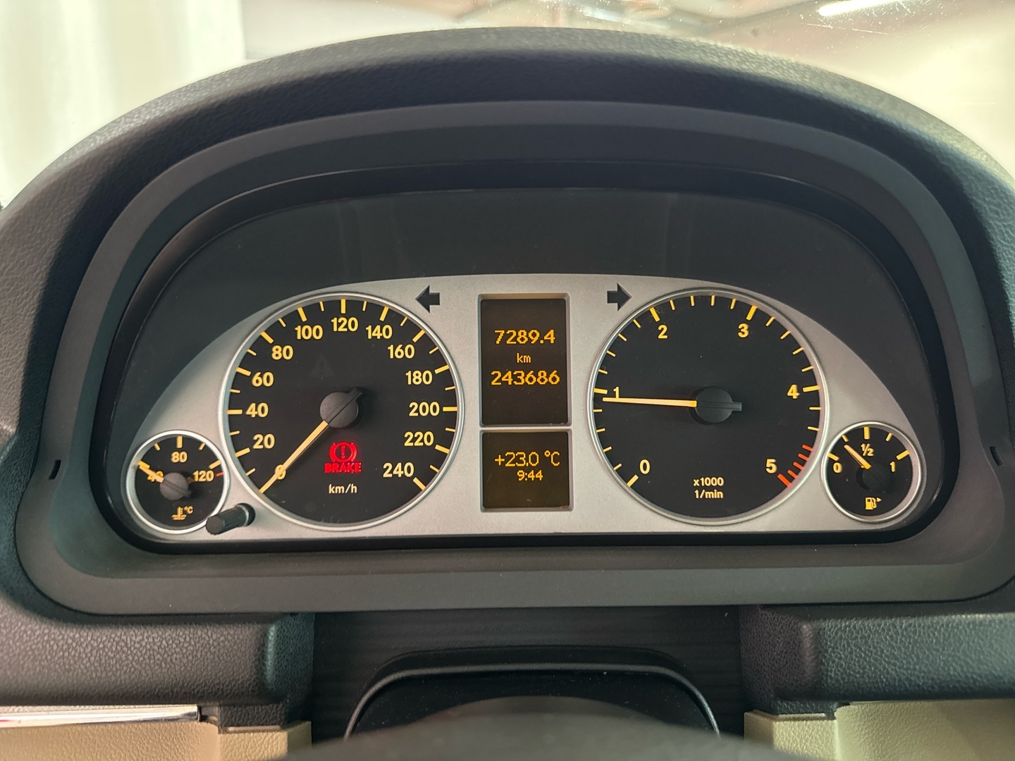 MERCEDES-BENZ B 2010