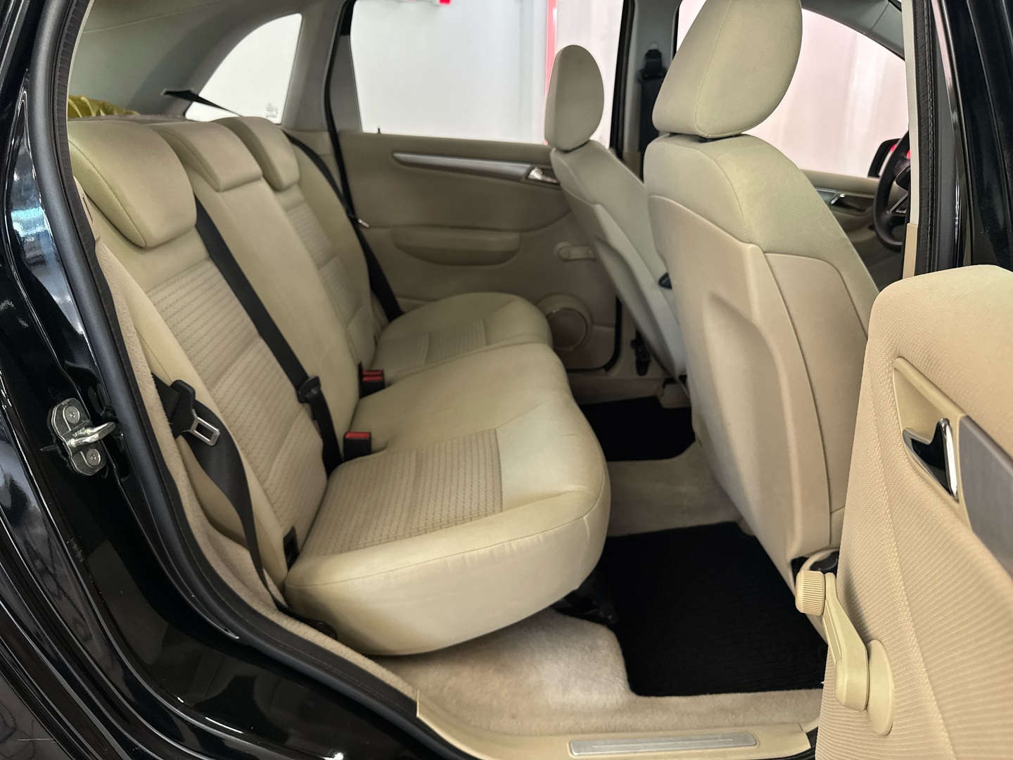 MERCEDES-BENZ B 2010