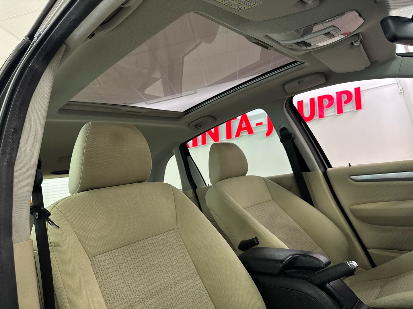 MERCEDES-BENZ B 2010