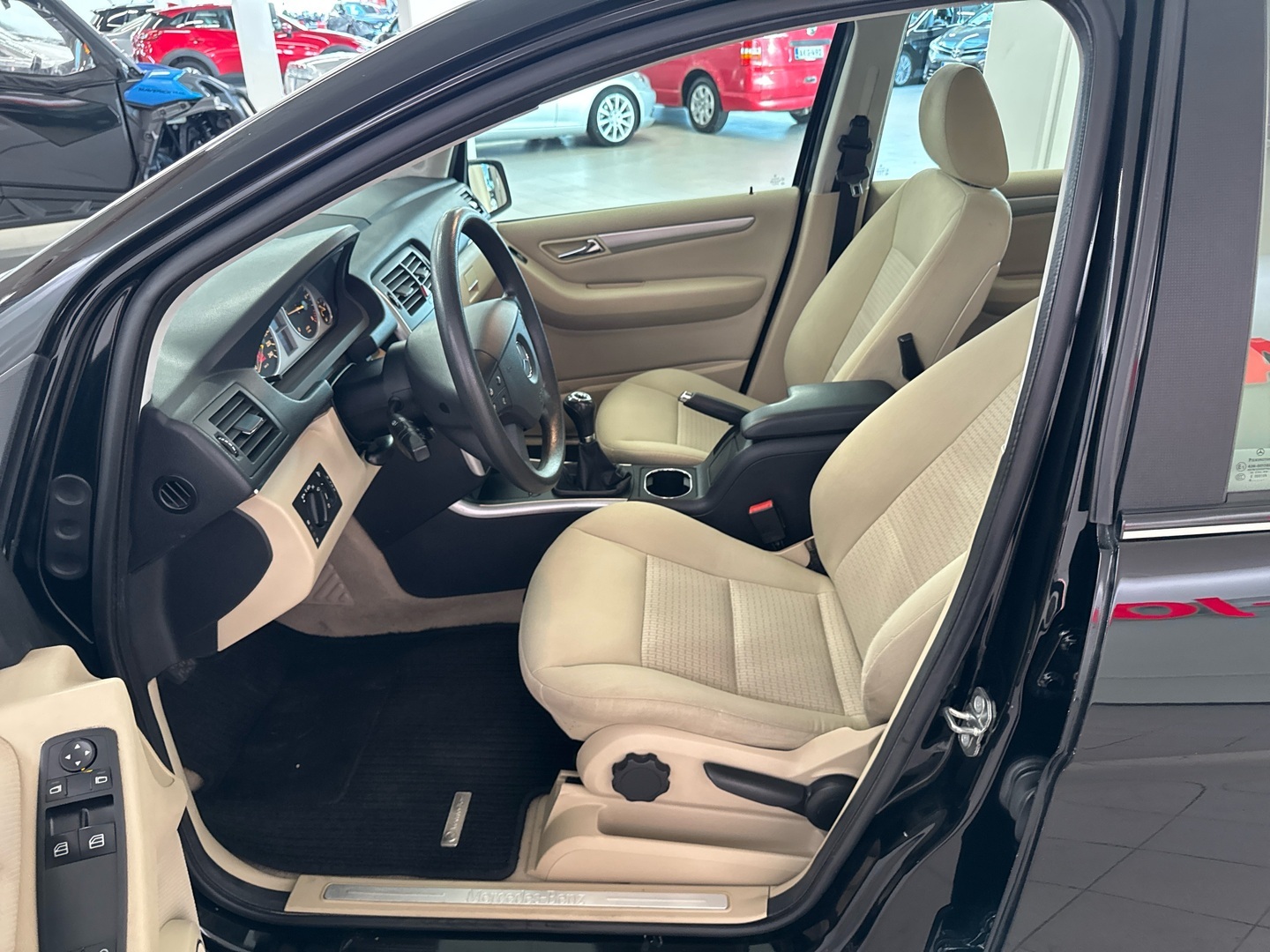 MERCEDES-BENZ B 2010