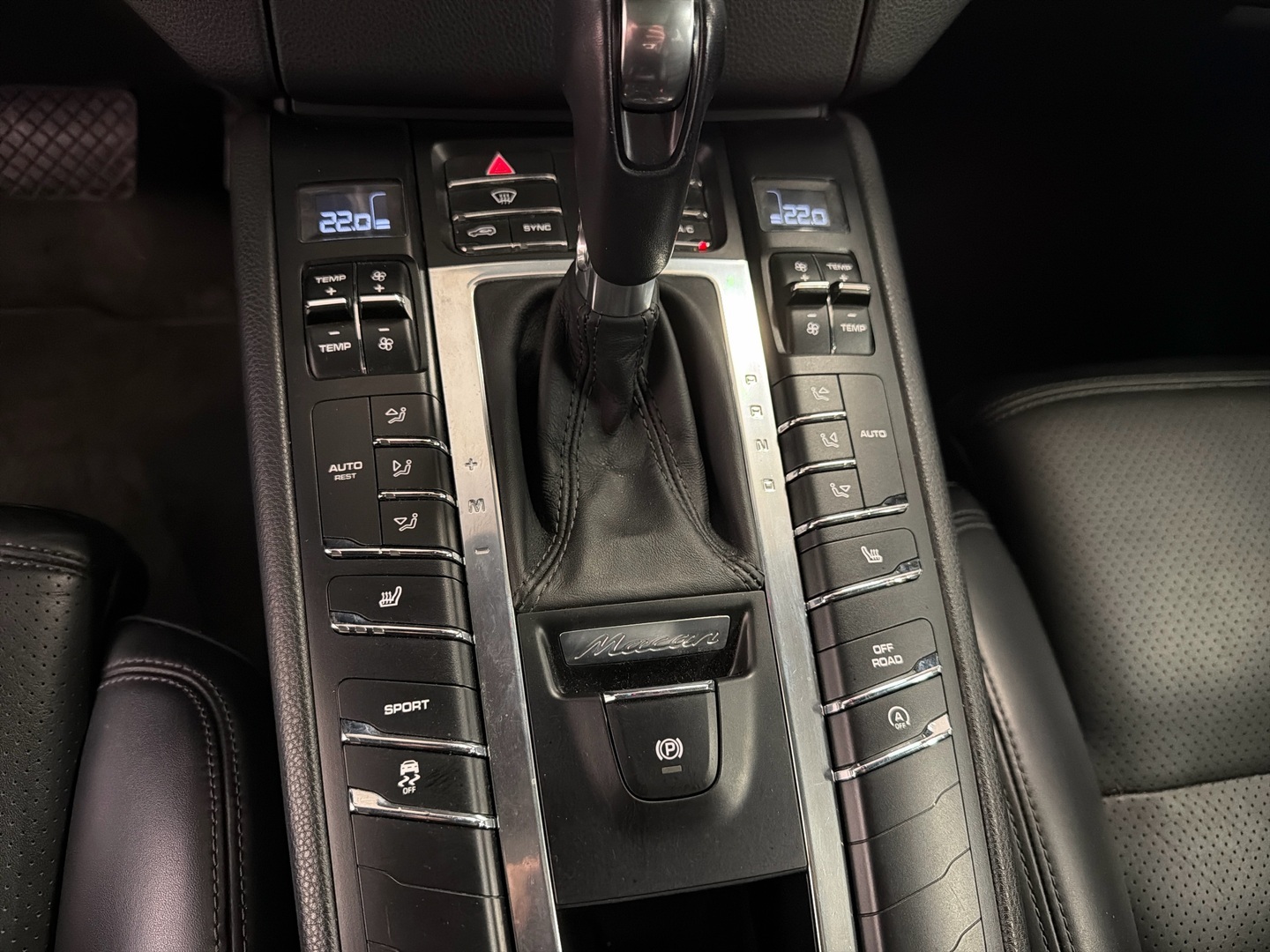 PORSCHE Macan 2015