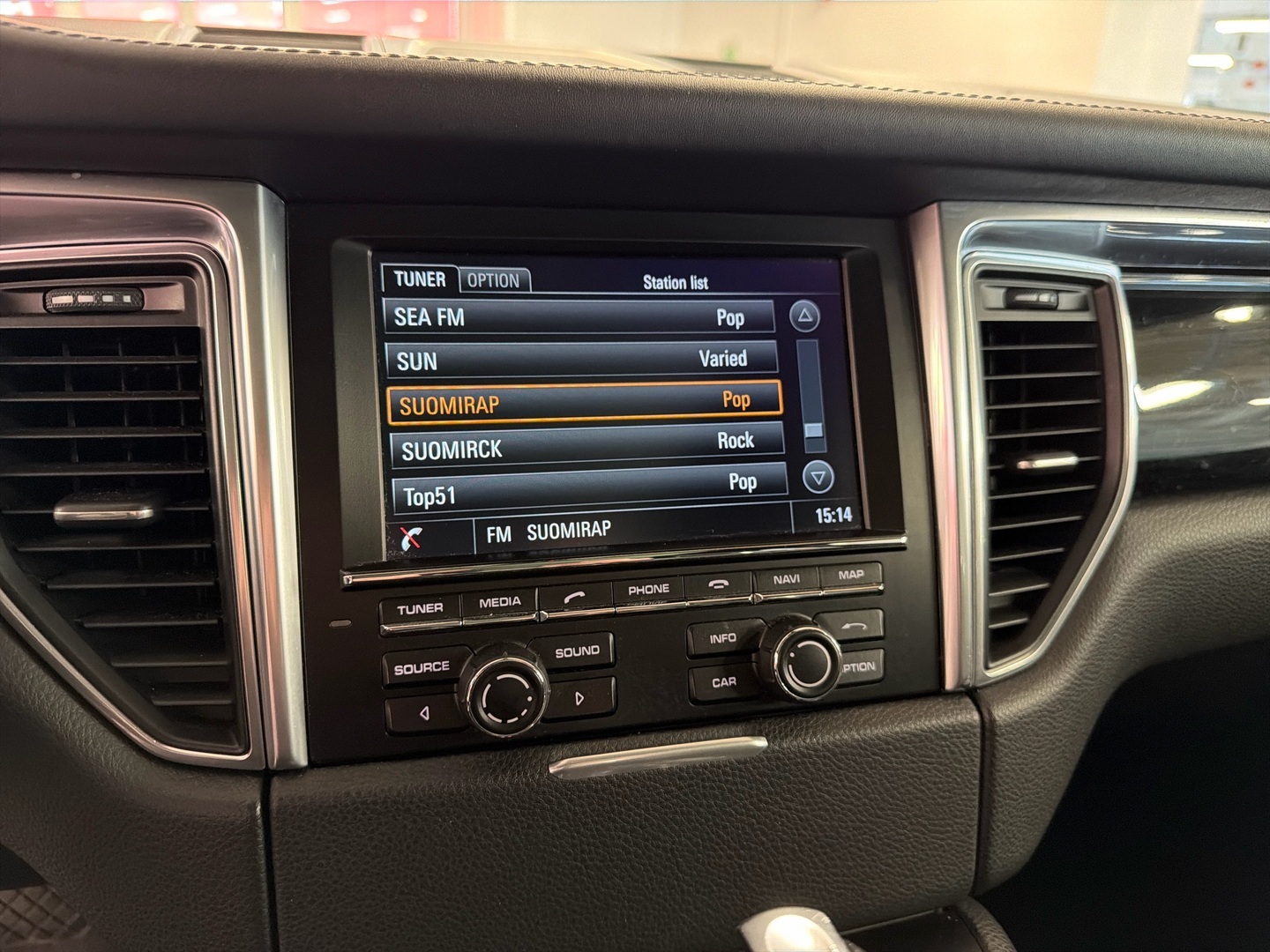 PORSCHE Macan 2015