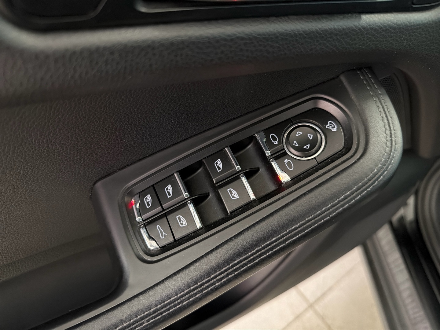 PORSCHE Macan 2015