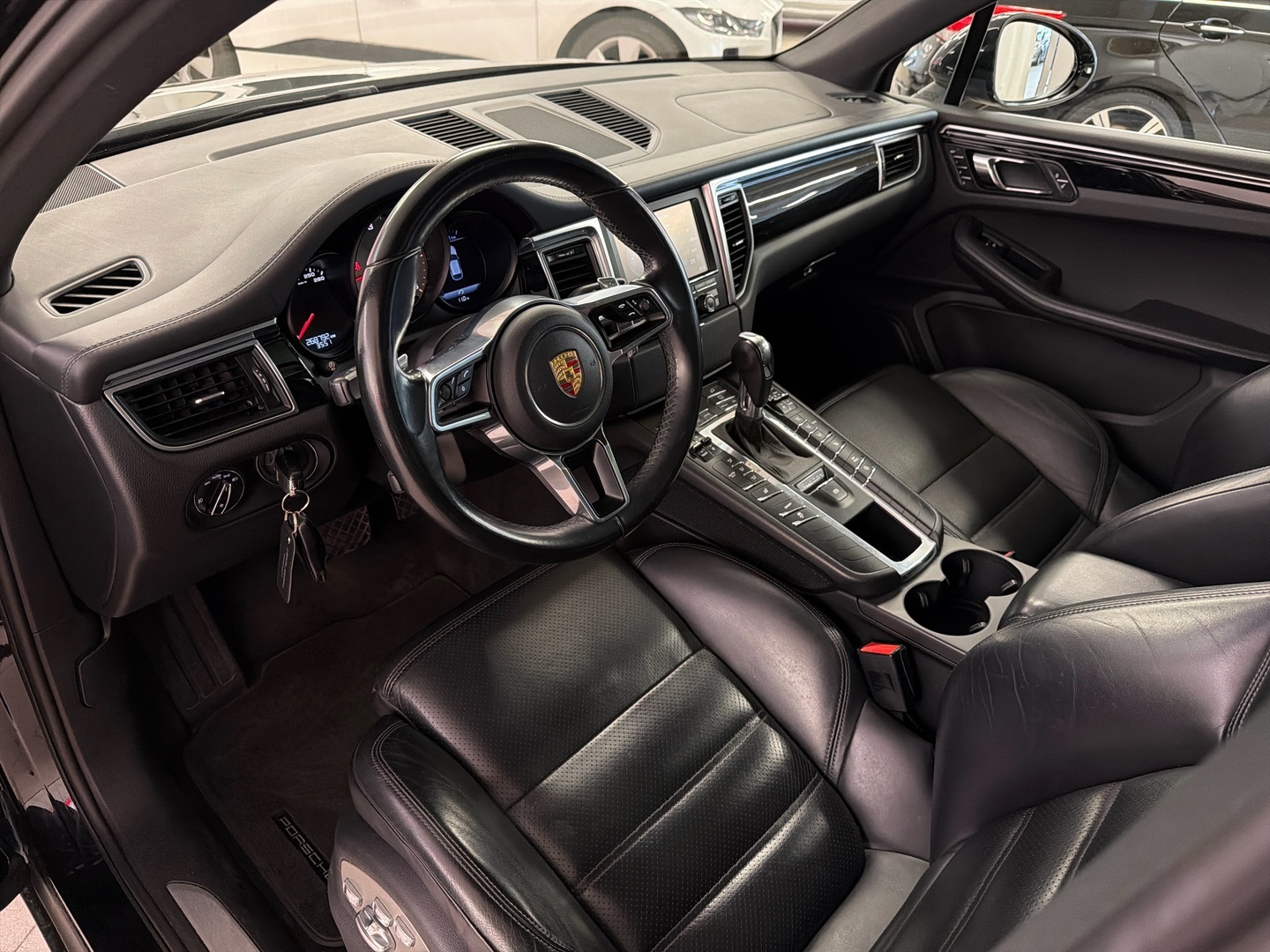 PORSCHE Macan 2015