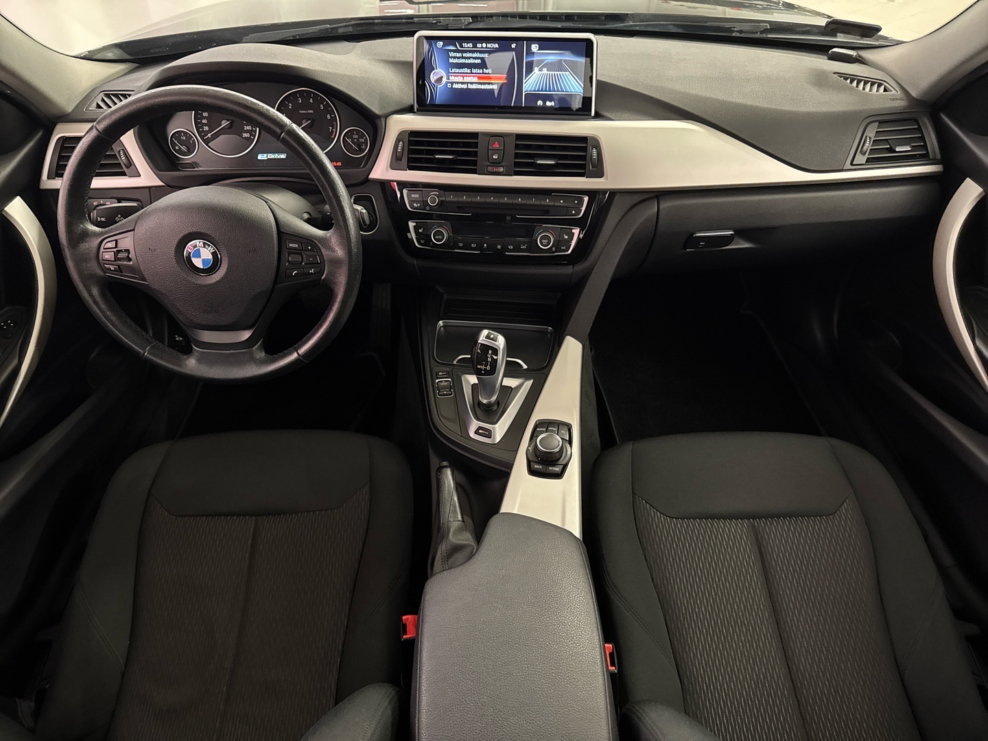 BMW 330 2016