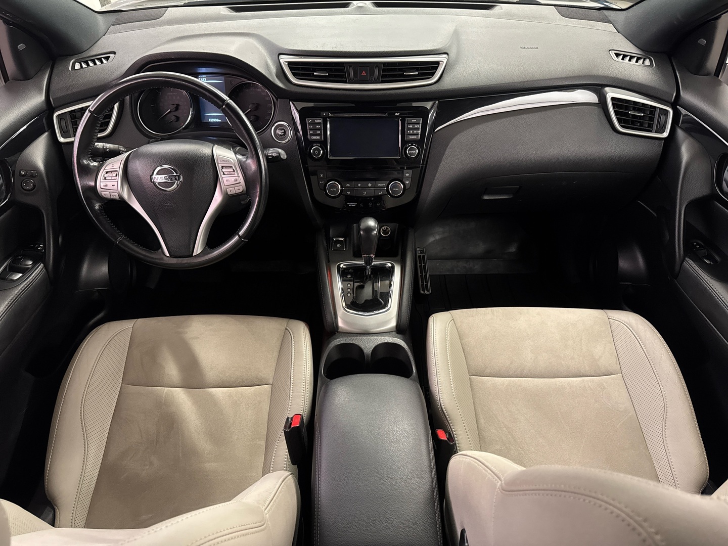 NISSAN Qashqai 2015