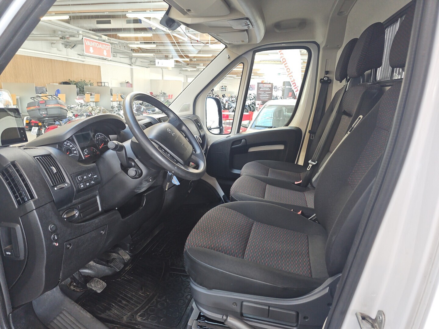 PEUGEOT Boxer 11
