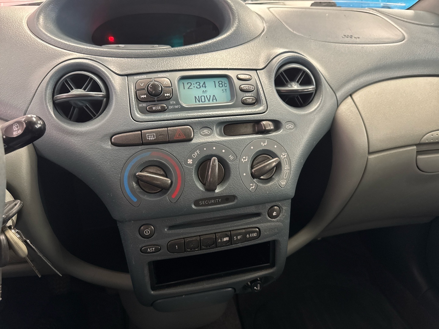 TOYOTA Yaris 2002