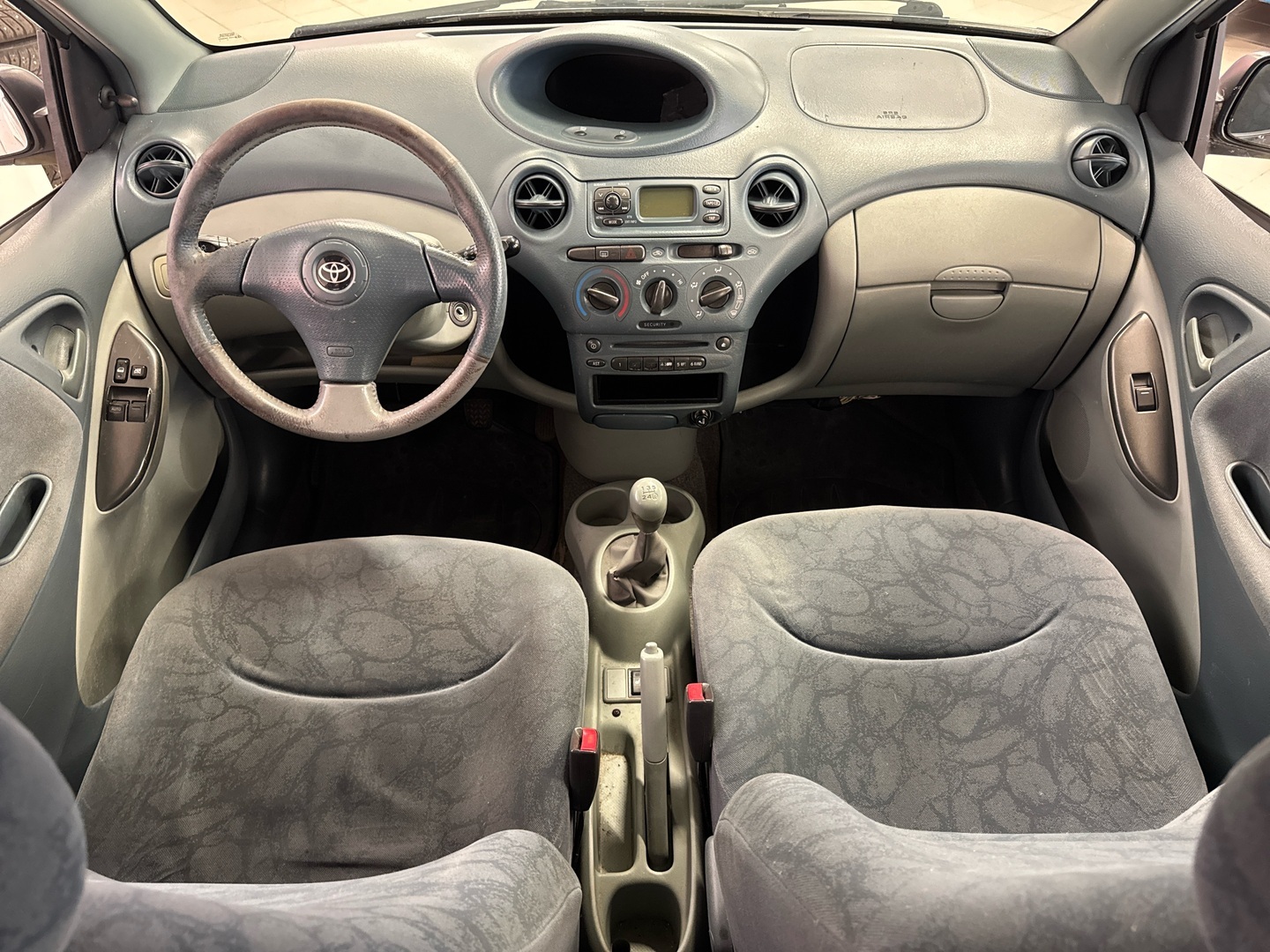 TOYOTA Yaris 2002