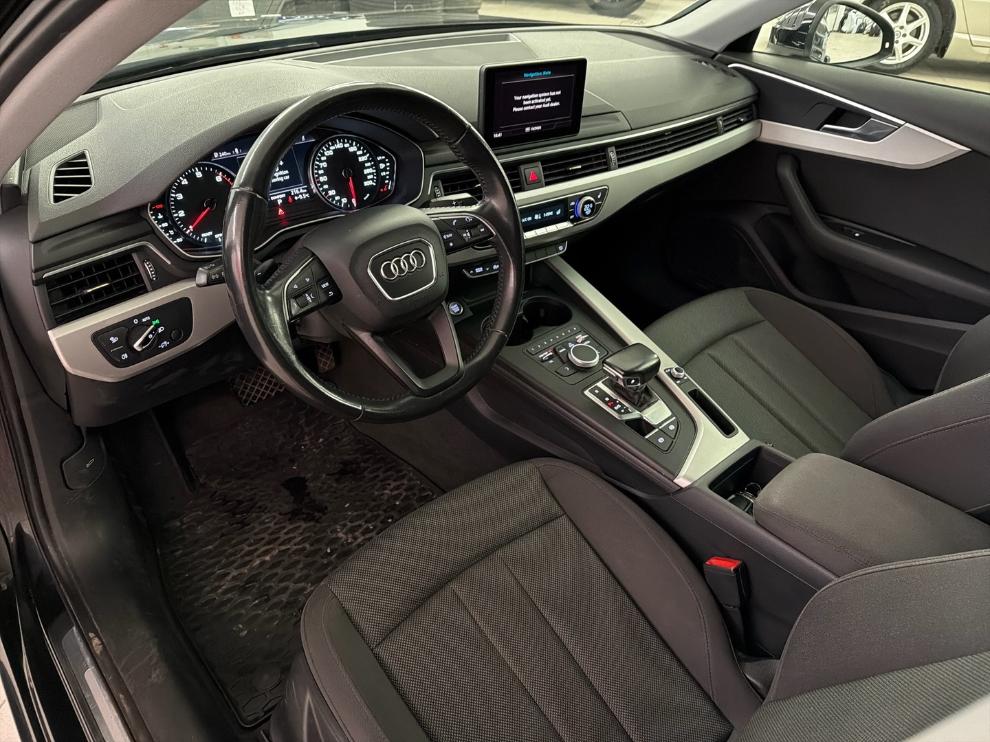 AUDI A4 2016
