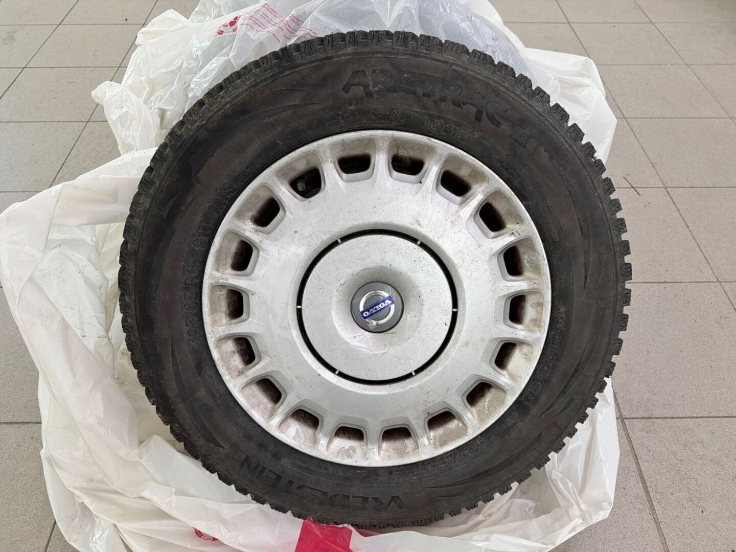 VOLVO C30 2008