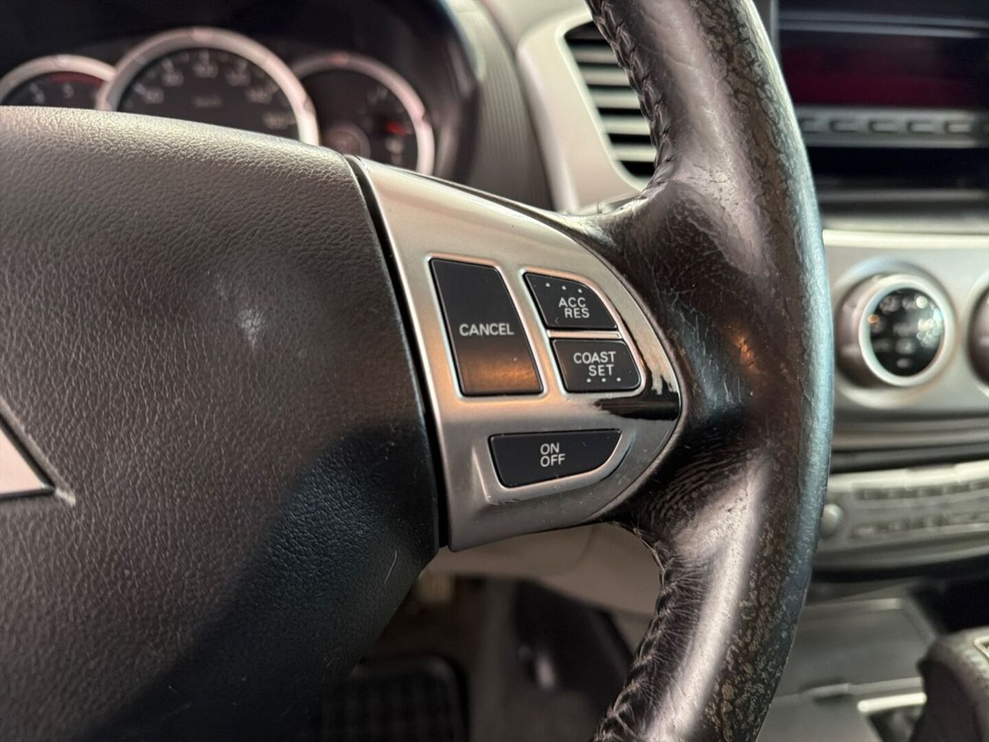 MITSUBISHI L200 16