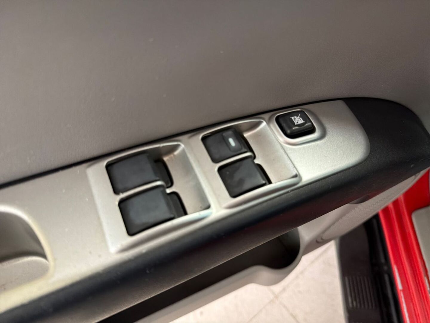 MITSUBISHI L200 20