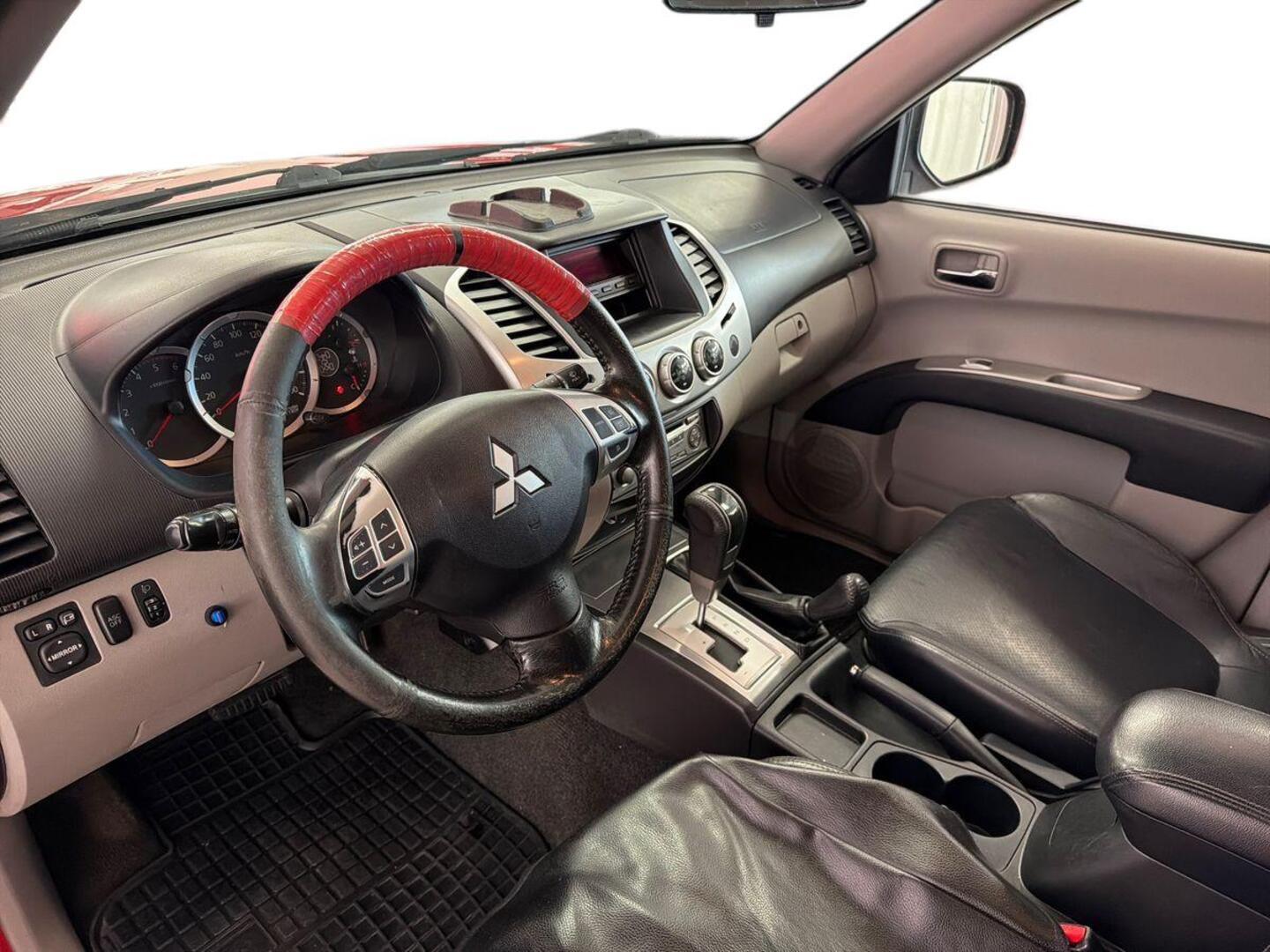 MITSUBISHI L200 6