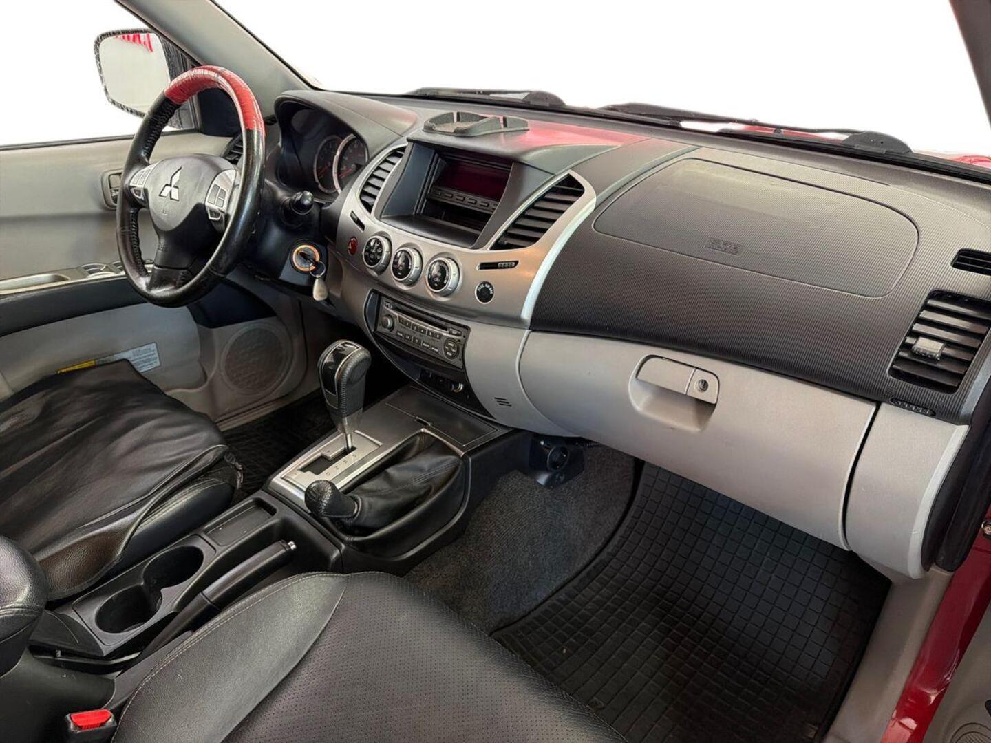 MITSUBISHI L200 7