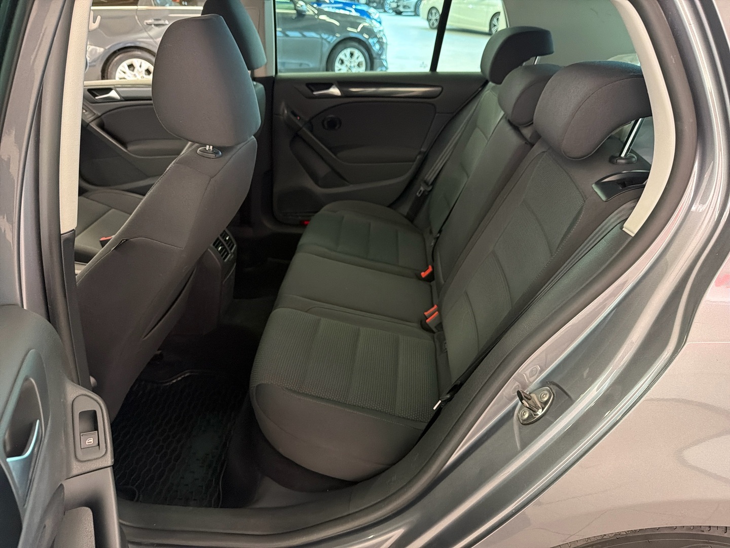 VOLKSWAGEN Golf 2012