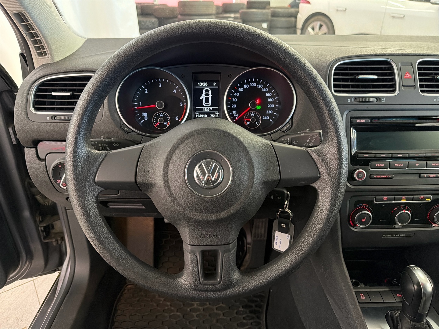 VOLKSWAGEN Golf 2012