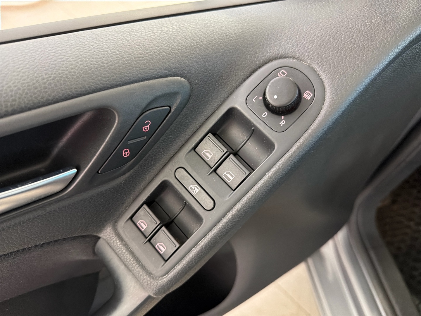 VOLKSWAGEN Golf 2012