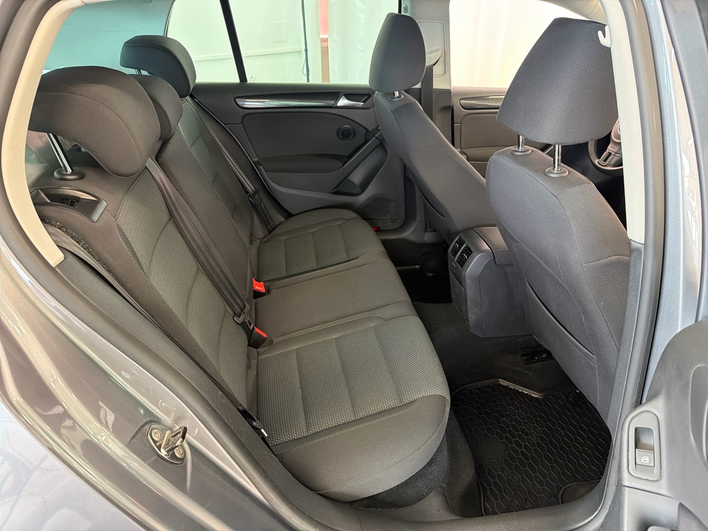 VOLKSWAGEN Golf 2012