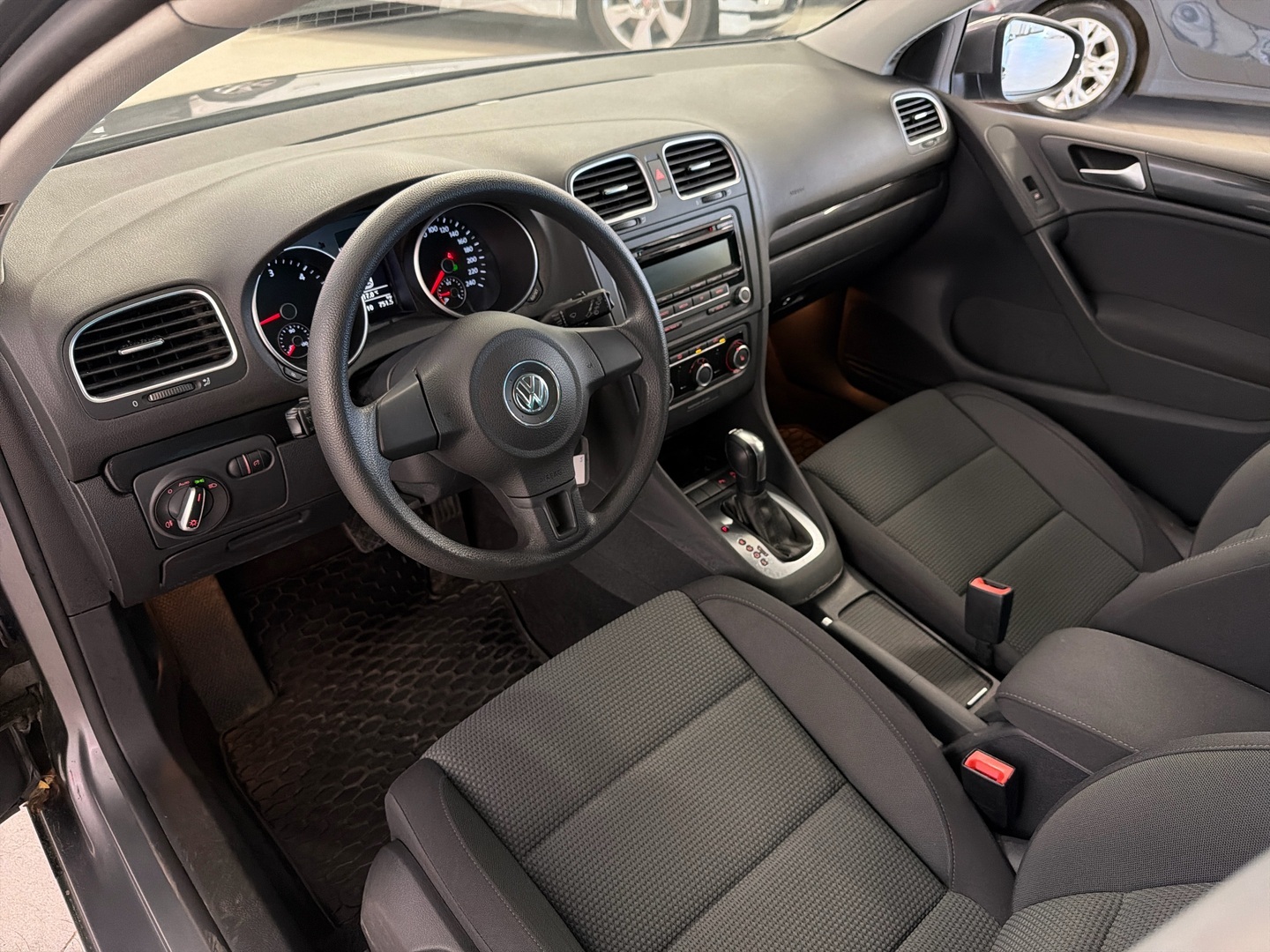 VOLKSWAGEN Golf 2012