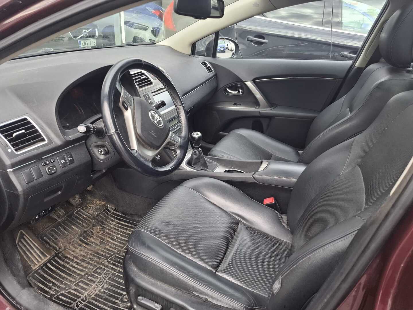 TOYOTA Avensis 2015