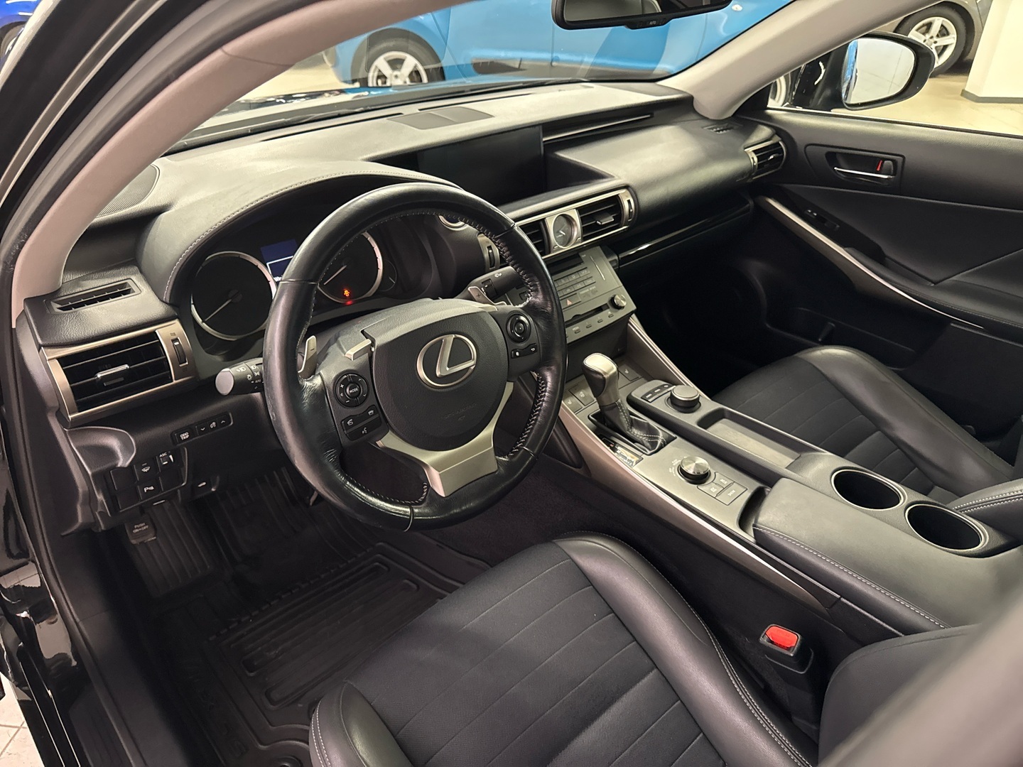 LEXUS IS 2015