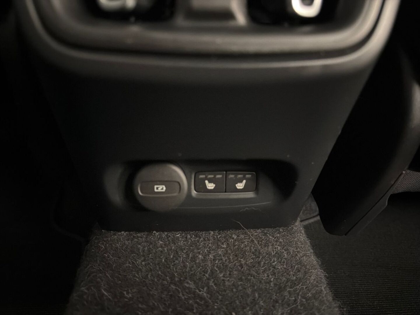 VOLVO XC40 2021