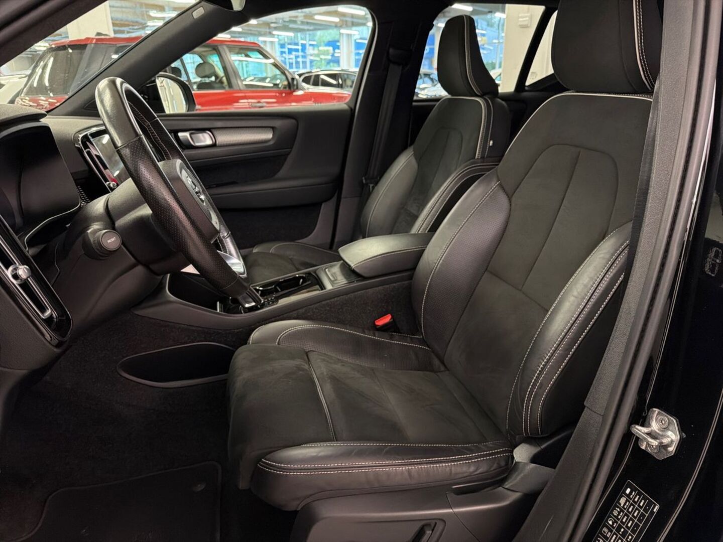 VOLVO XC40 2021