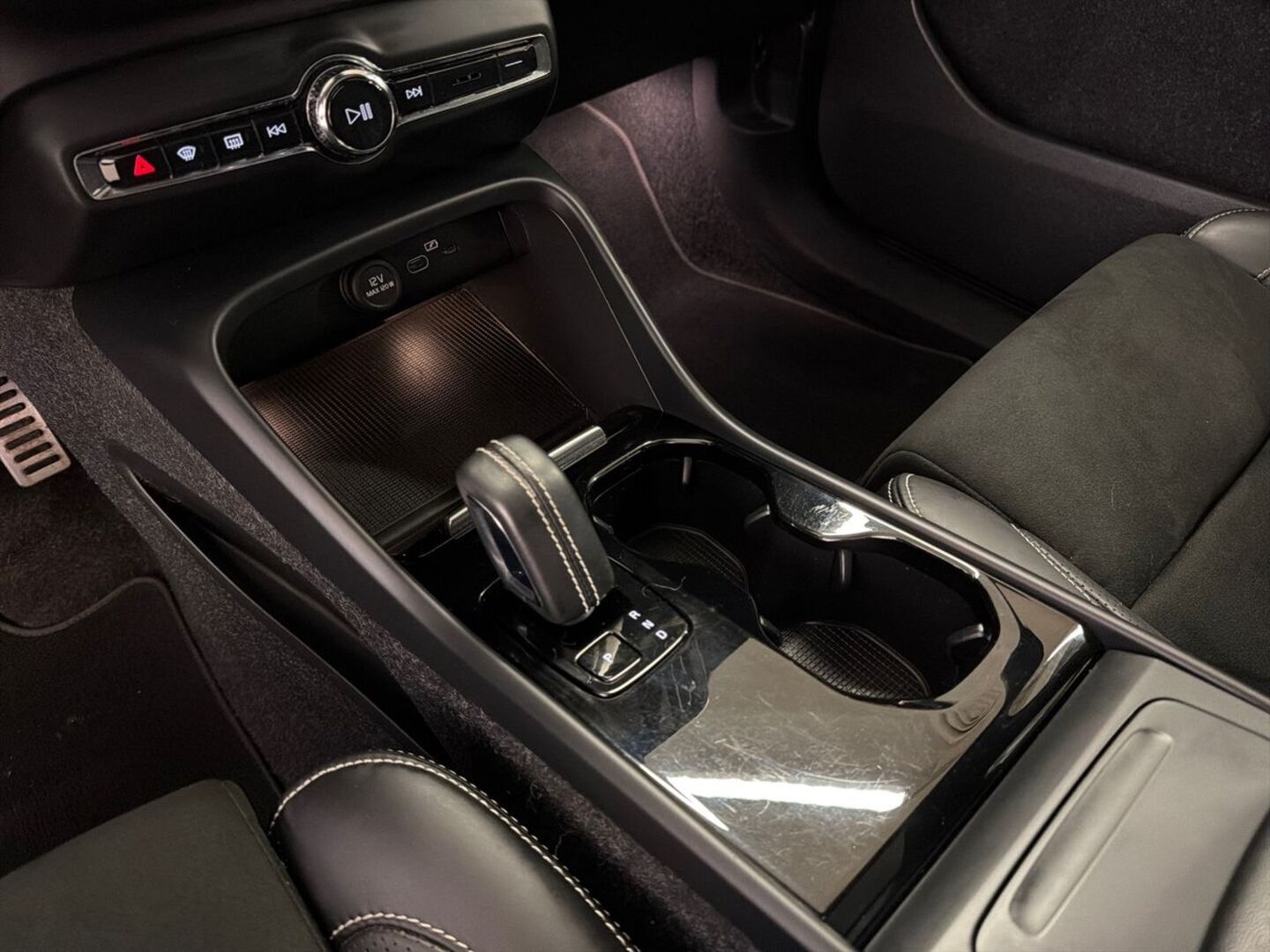VOLVO XC40 2021