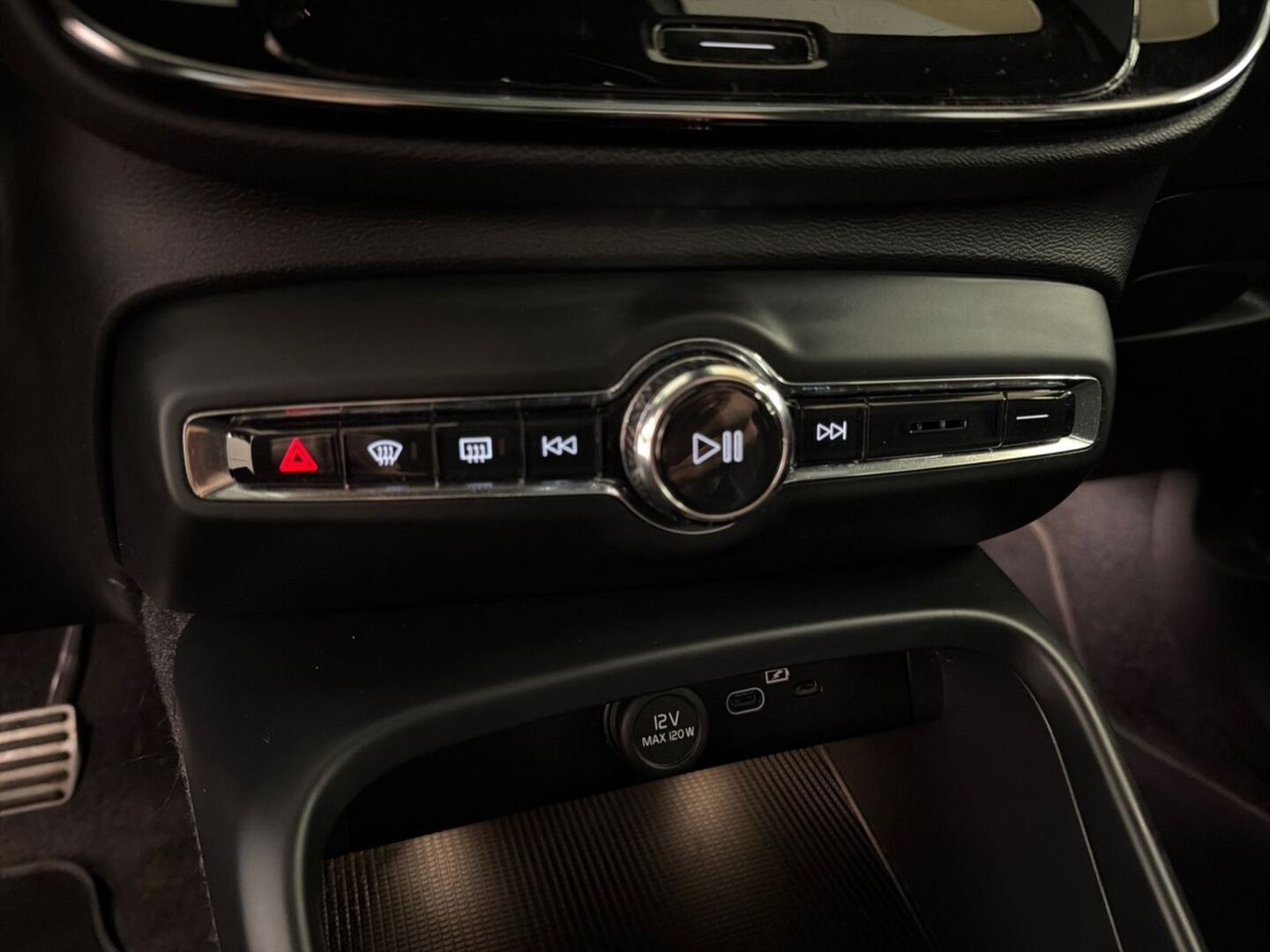 VOLVO XC40 2021