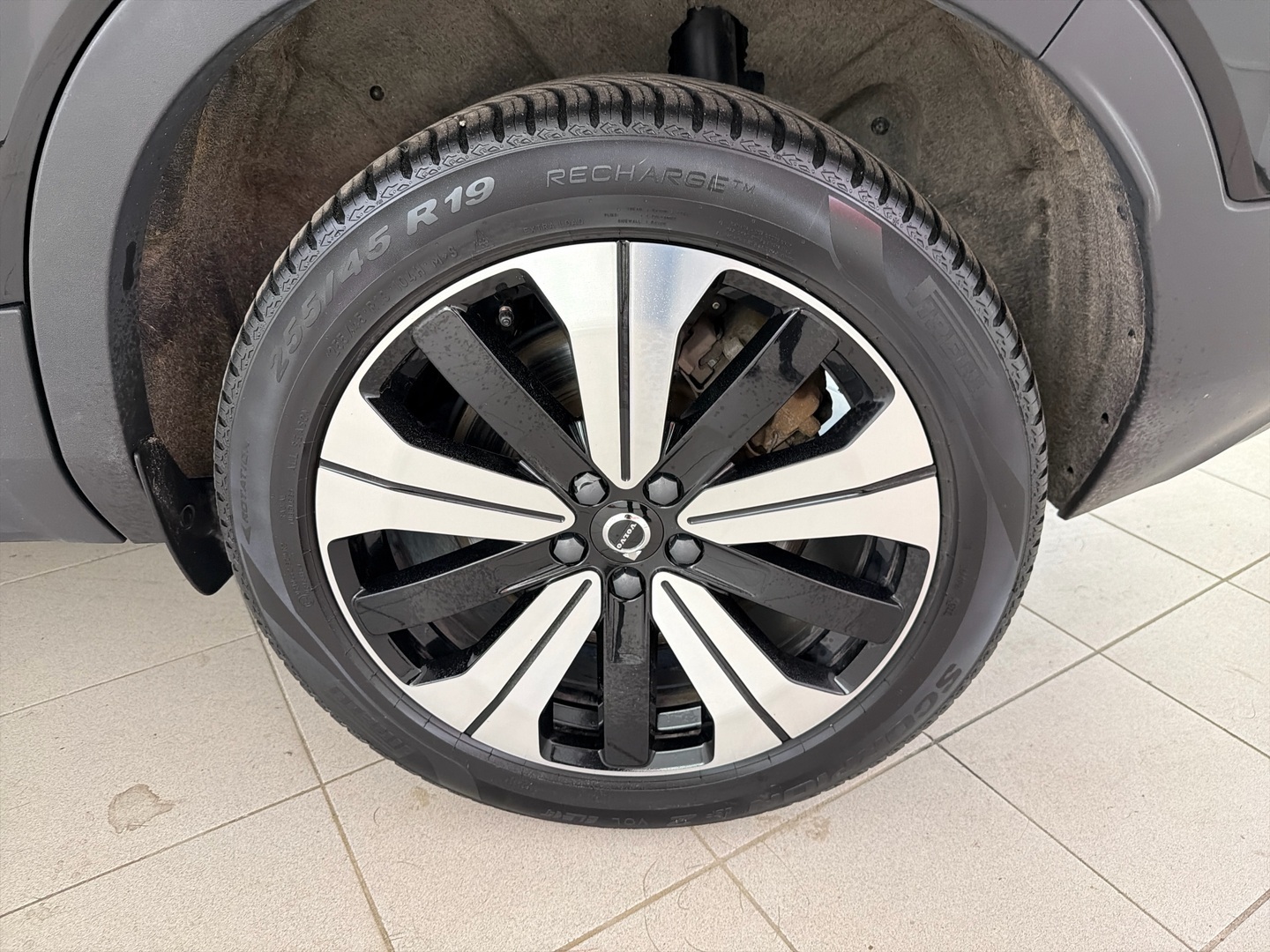 VOLVO XC40 2023