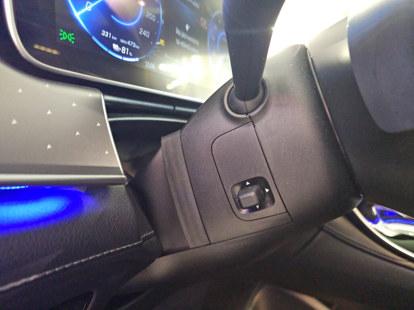 MERCEDES-BENZ EQS SUV 2023