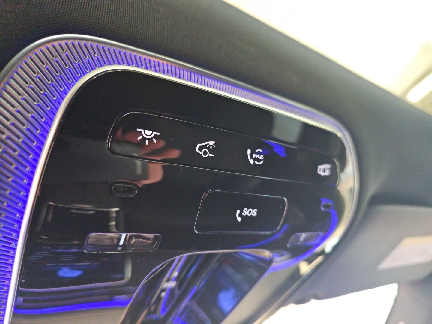 MERCEDES-BENZ EQS SUV 2023