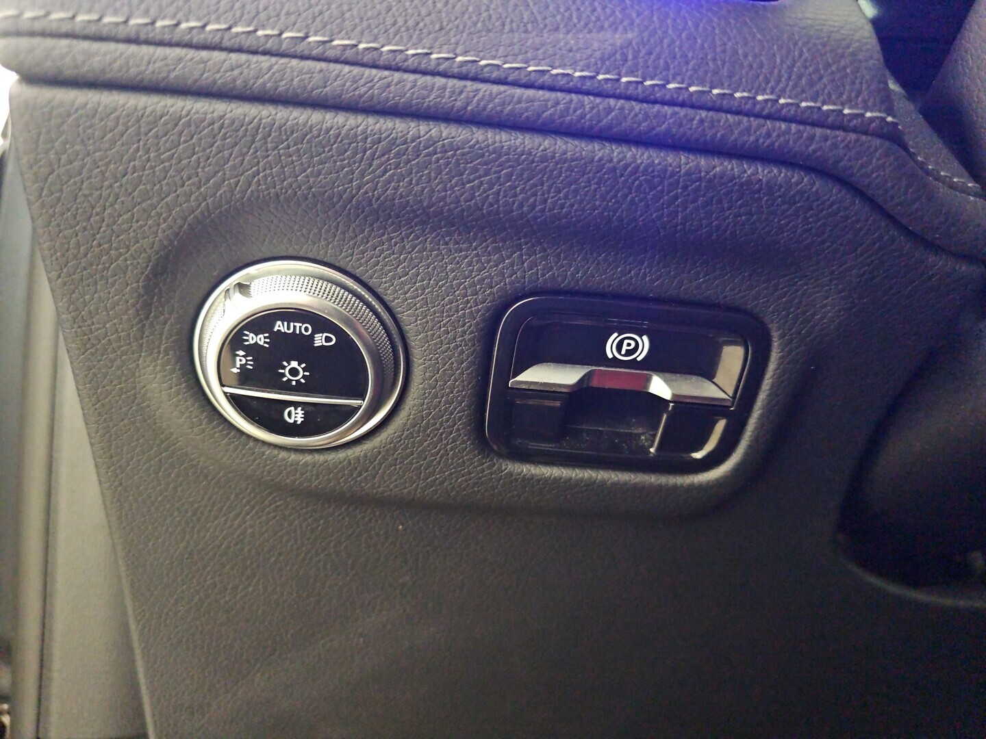 MERCEDES-BENZ EQS SUV 2023