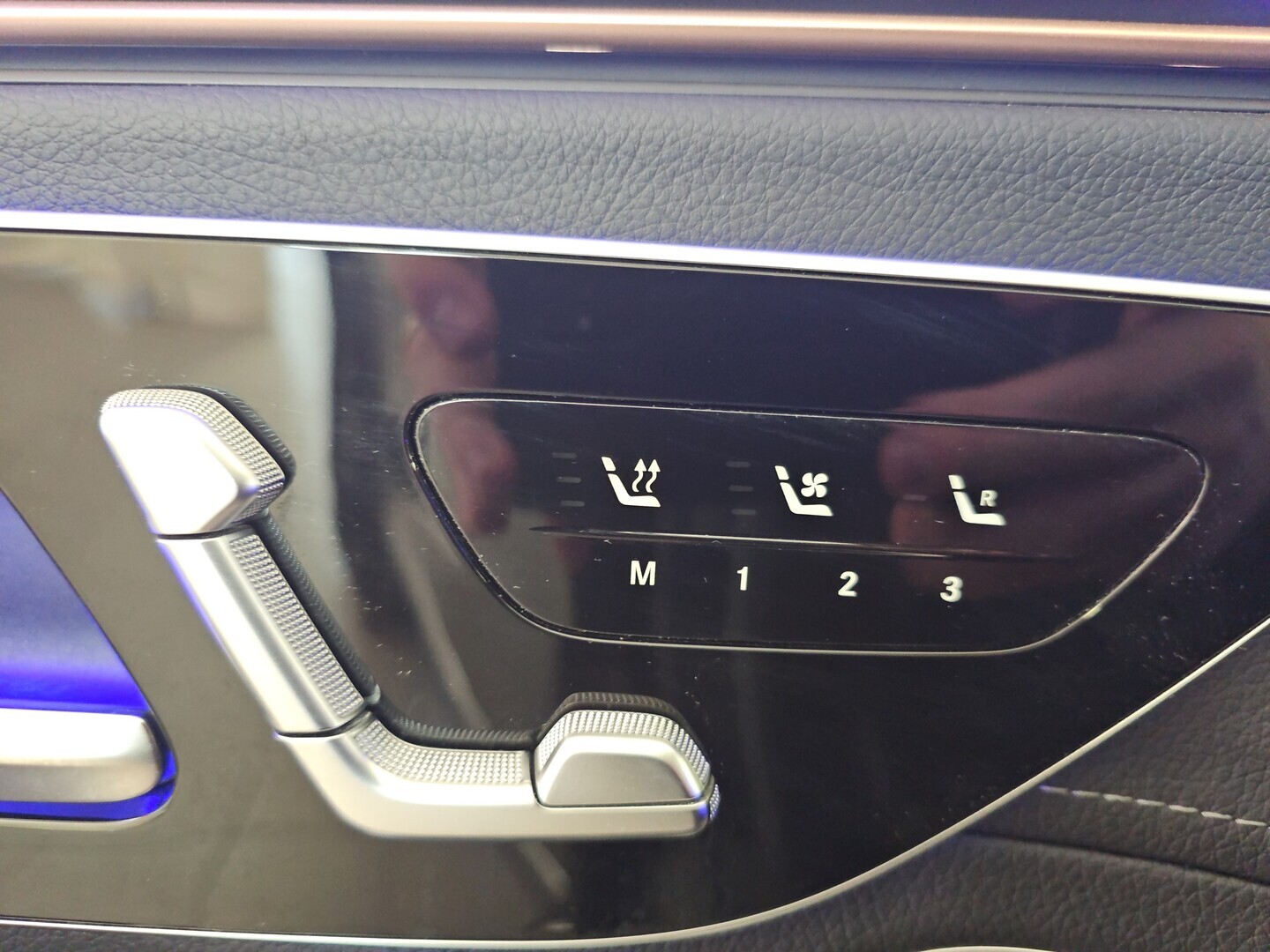 MERCEDES-BENZ EQS SUV 2023
