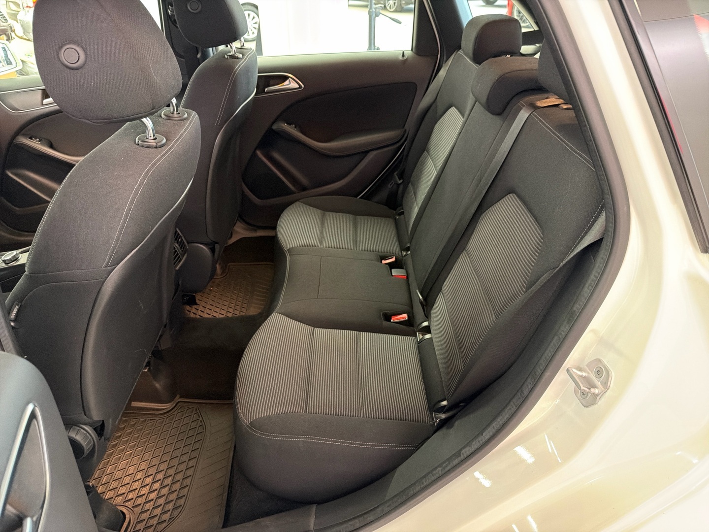 MERCEDES-BENZ B 2015