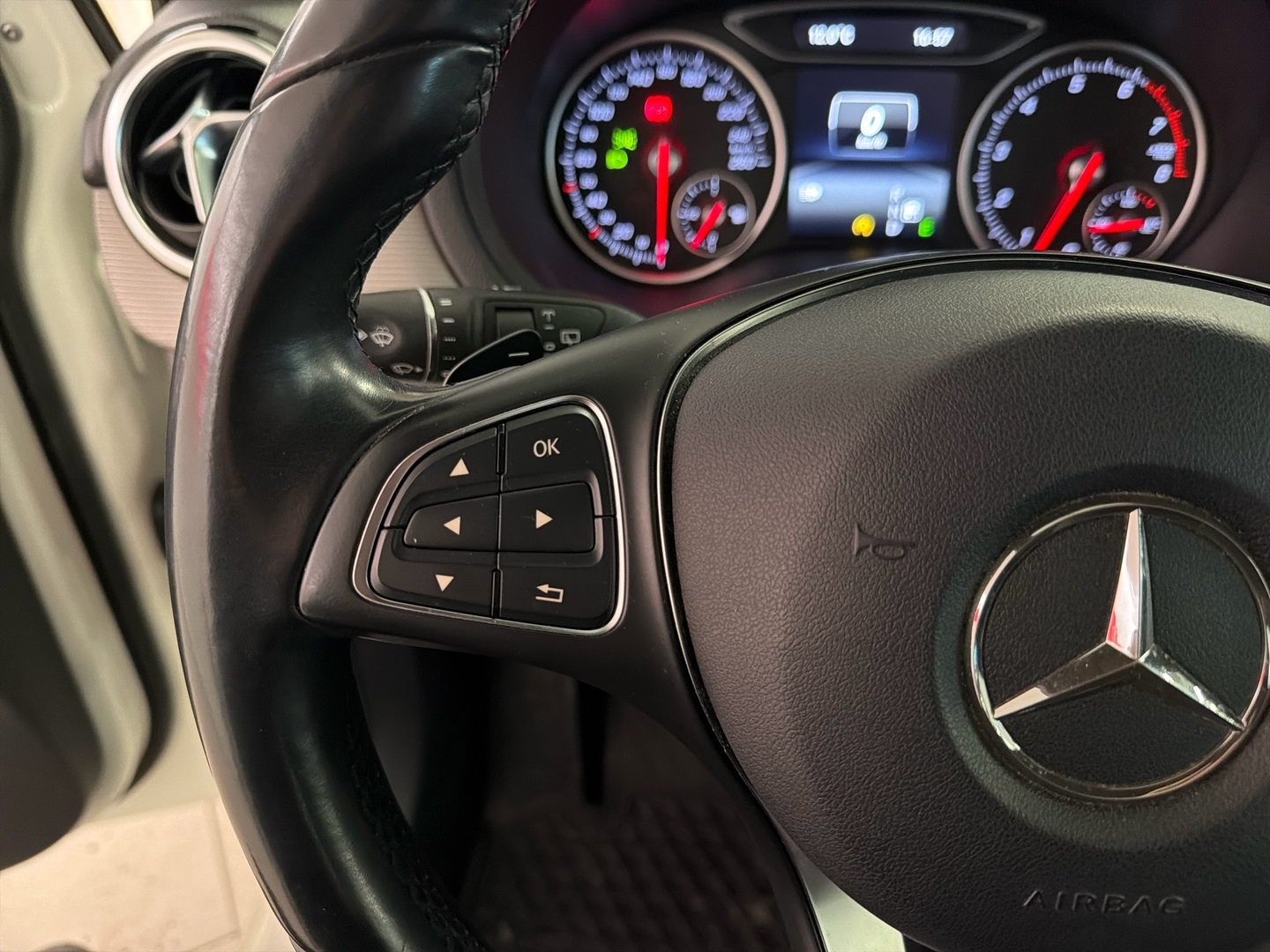 MERCEDES-BENZ B 2015