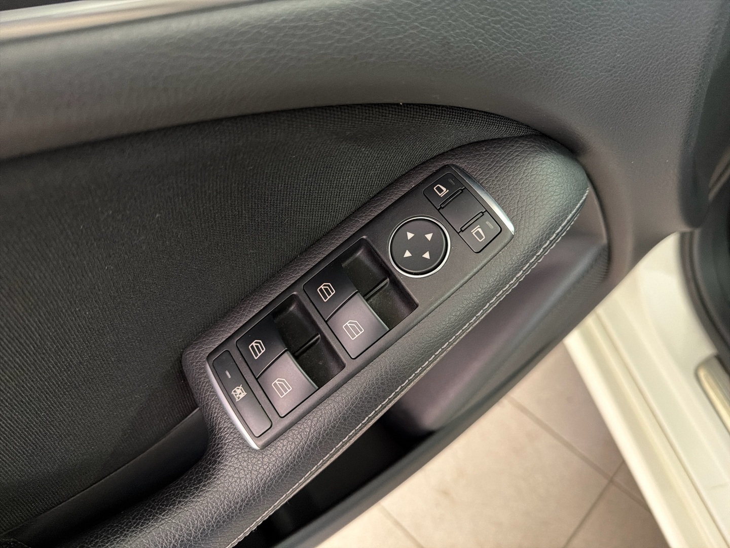 MERCEDES-BENZ B 2015