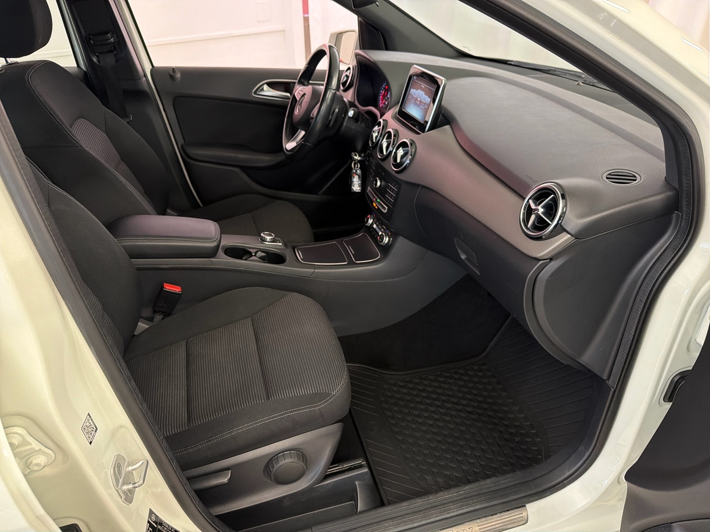 MERCEDES-BENZ B 2015